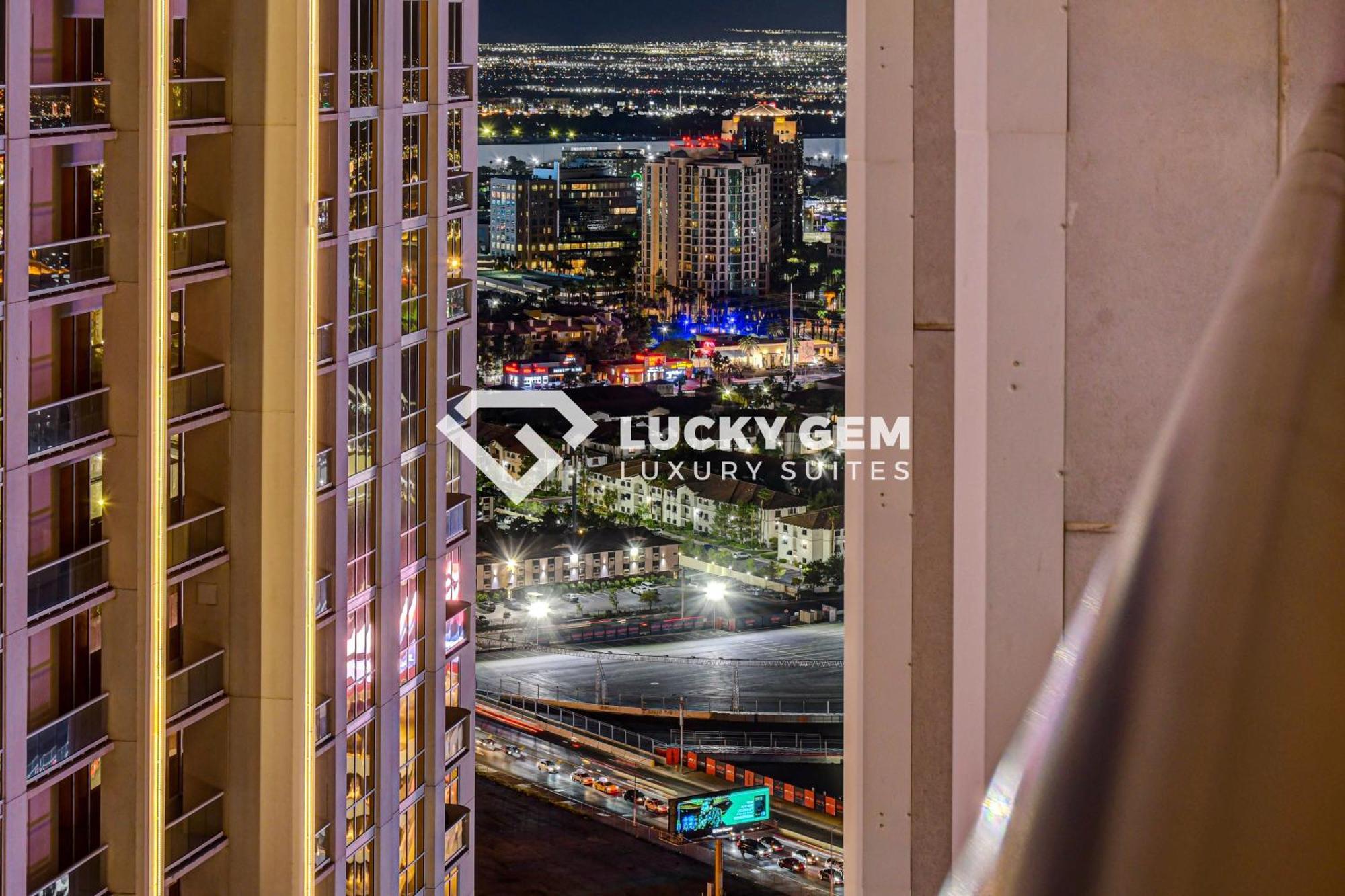 Lucky Gem Penthouse & Luxury Suites At Signature Resort, Balcony Strip View 3505 Las Vegas Dış mekan fotoğraf